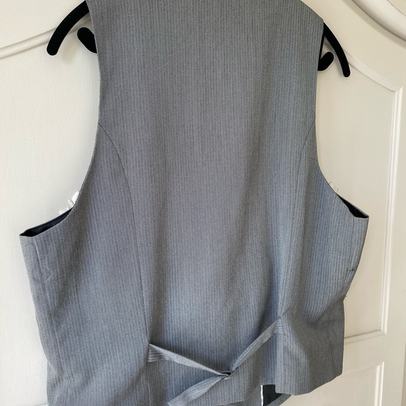 Vest - Picture 3 of 3